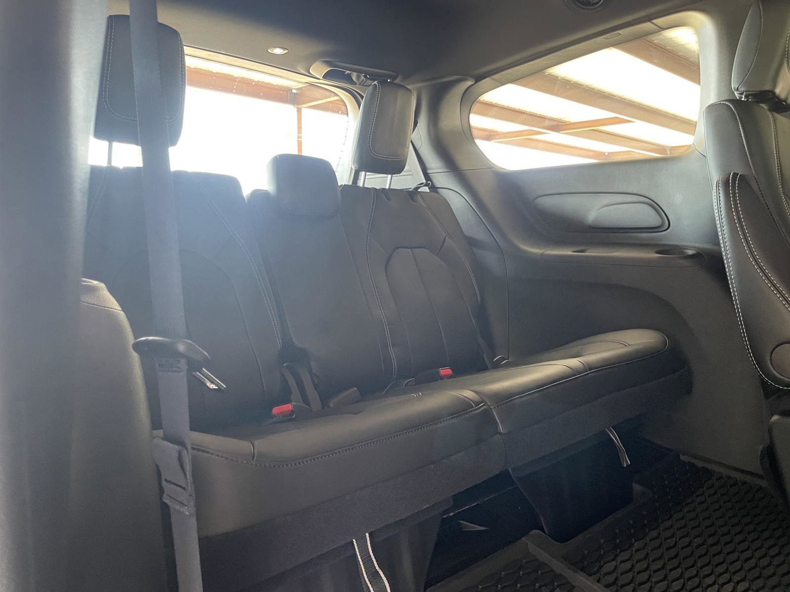 New 2025 Chrysler Pacifica Select w/ Fav Edition Package image 38