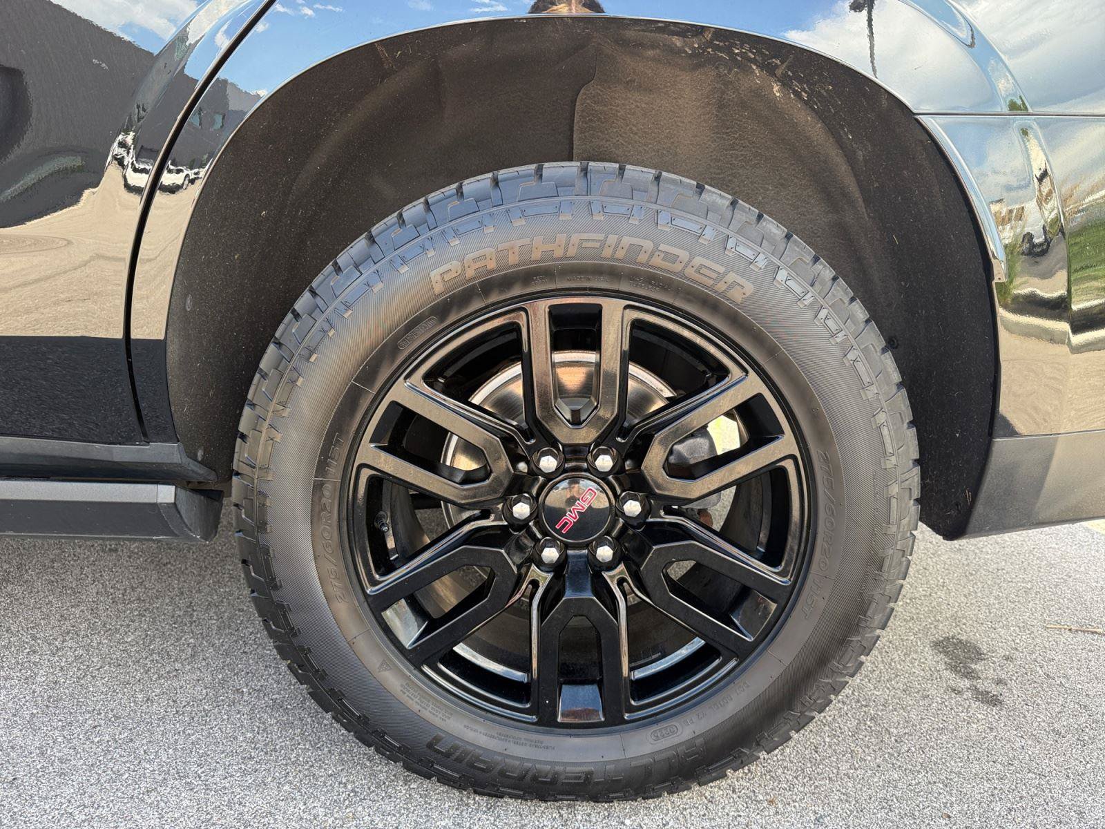 Used 2023 GMC Yukon AT4 w/ AT4 Premium Plus Package AWD/4WD image 31