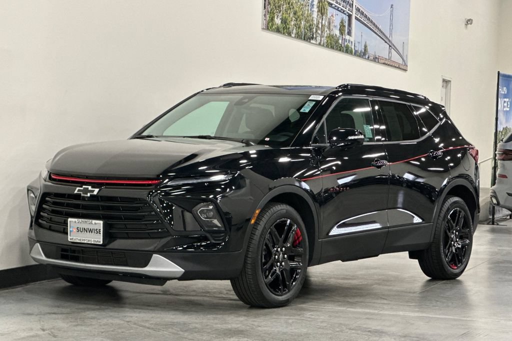 Used 2025 Chevrolet Blazer LT w/ Sound & Technology Package AWD/4WD image 8