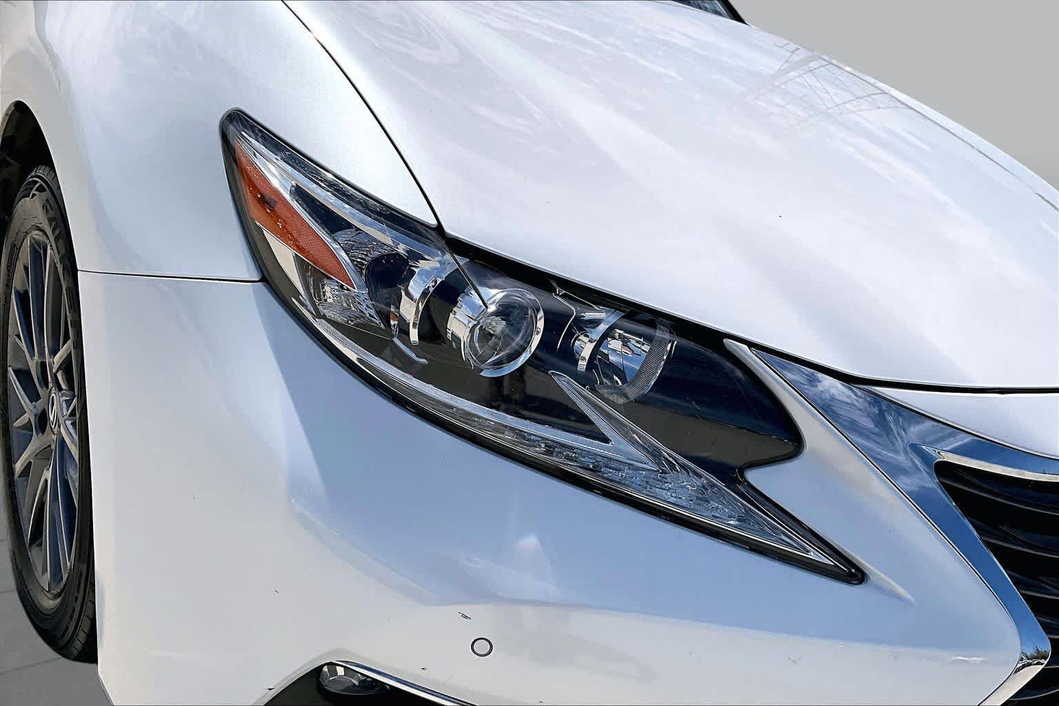 Used 2018 Lexus ES 350 w/ Navigation System Package FWD image 28