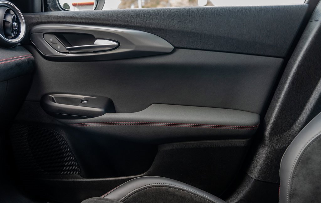 Used 2024 Alfa Romeo Tonale Veloce w/ Active Assist Package image 11