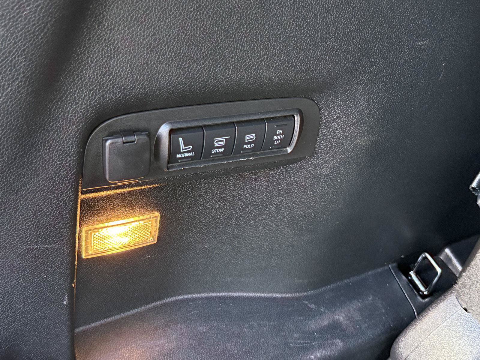 Used 2017 Ford Explorer Platinum AWD/4WD image 21