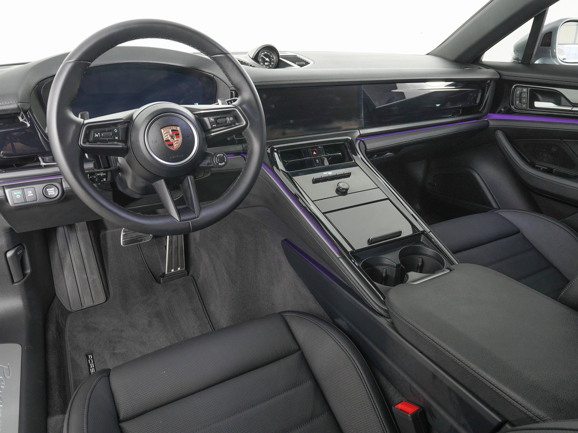 Used 2026 Porsche Panamera image 16