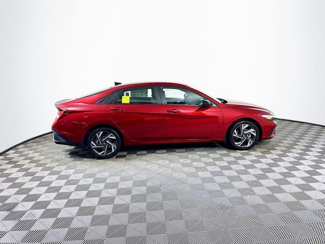 New 2025 Hyundai Elantra SEL FWD image 9