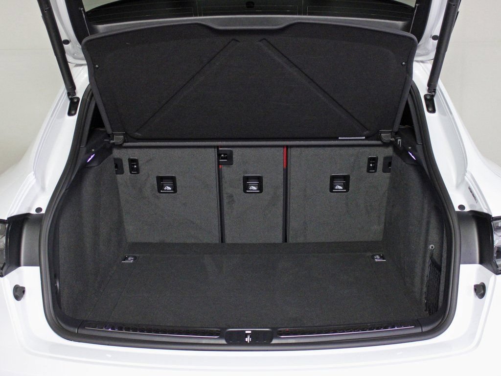 Certified 2026 Porsche Macan AWD/4WD image 14