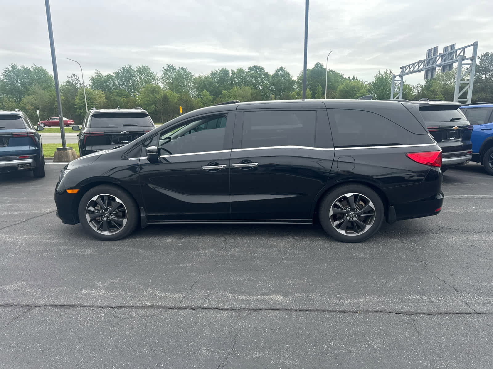 Used 2022 Honda Odyssey Elite image 5