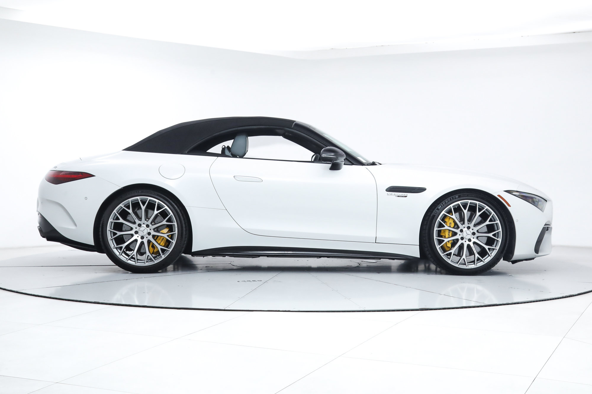 Used 2023 Mercedes-Benz SL 55 AMG 4MATIC image 8