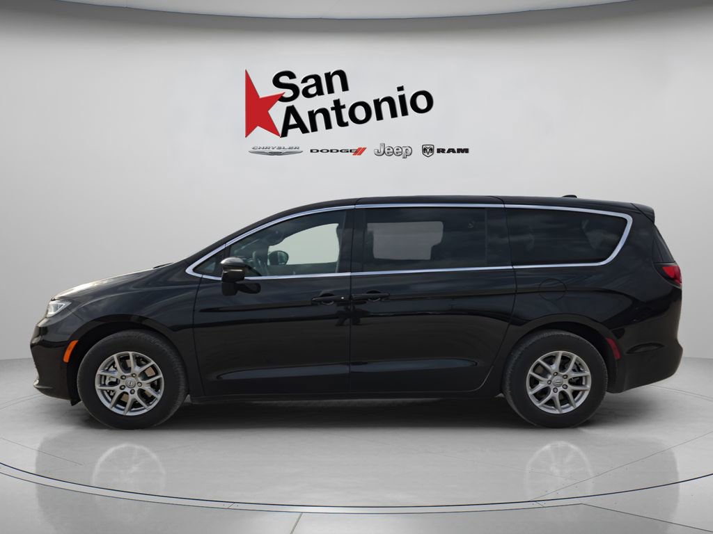 New 2026 Chrysler Pacifica Select FWD image 5