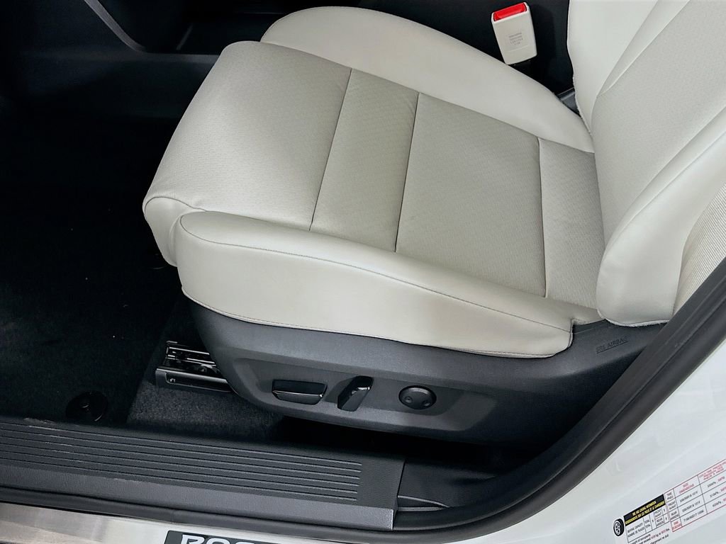 New 2026 Nissan Rogue SV image 25