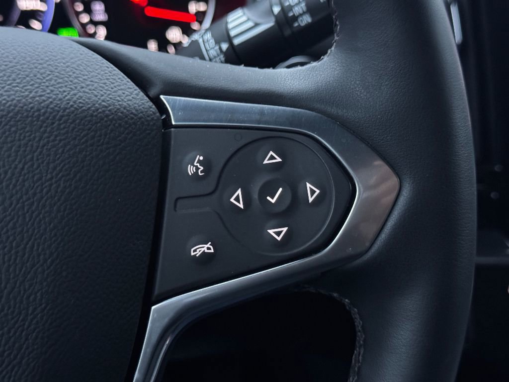 Used 2023 Chevrolet Traverse Premier image 12