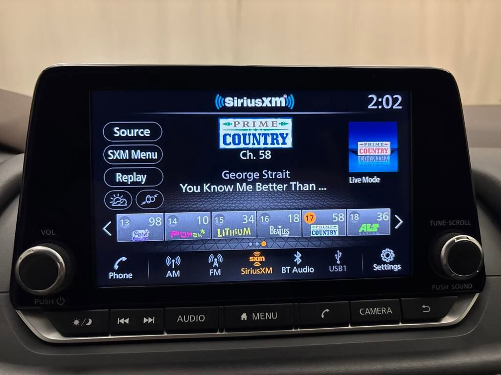 Used 2023 Nissan Rogue SV image 17