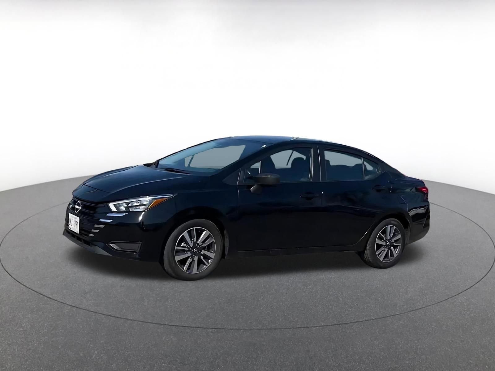 Used 2025 Nissan Versa SV image 7