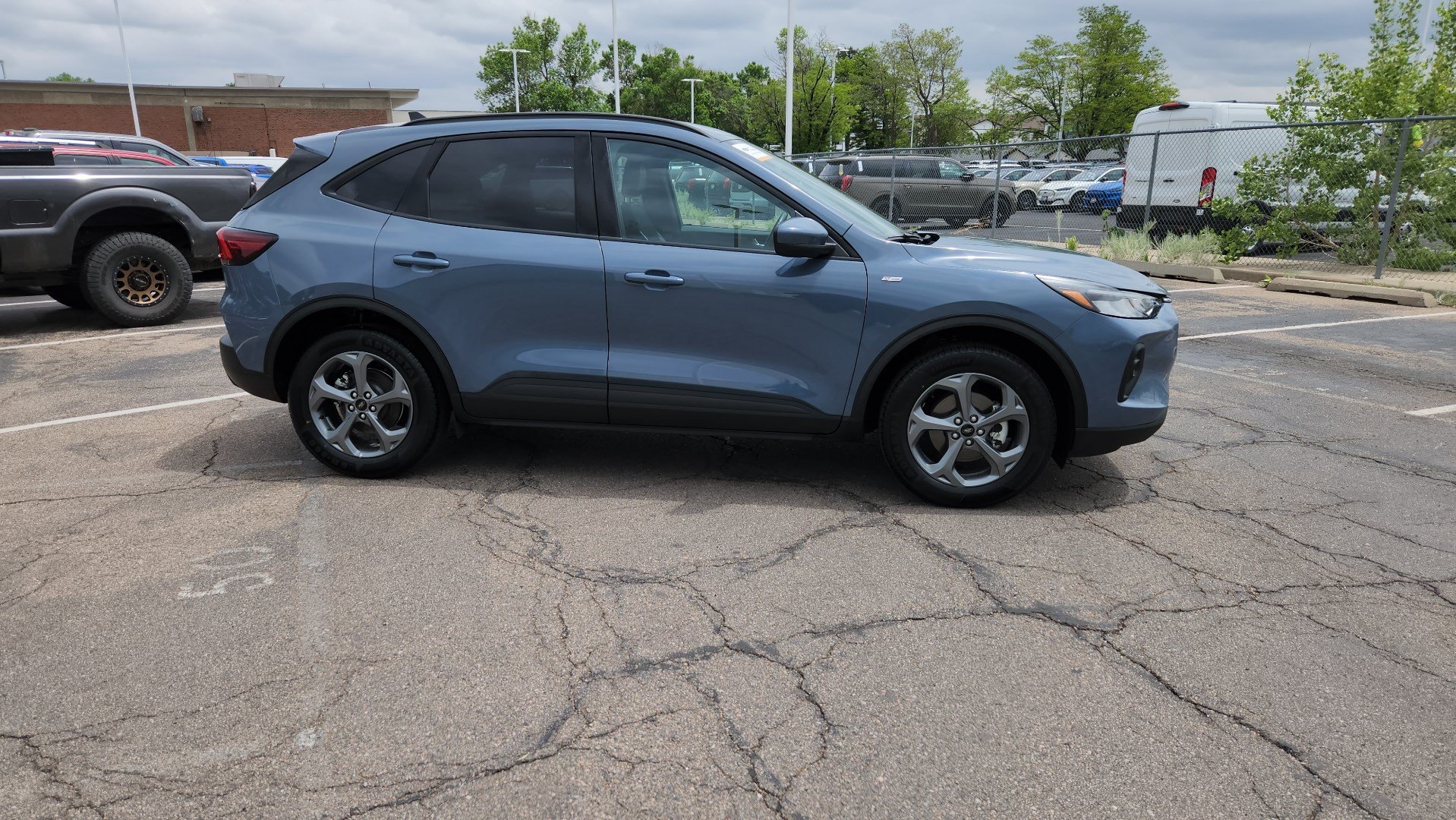 Certified 2025 Ford Escape ST-Line Select AWD/4WD image 16