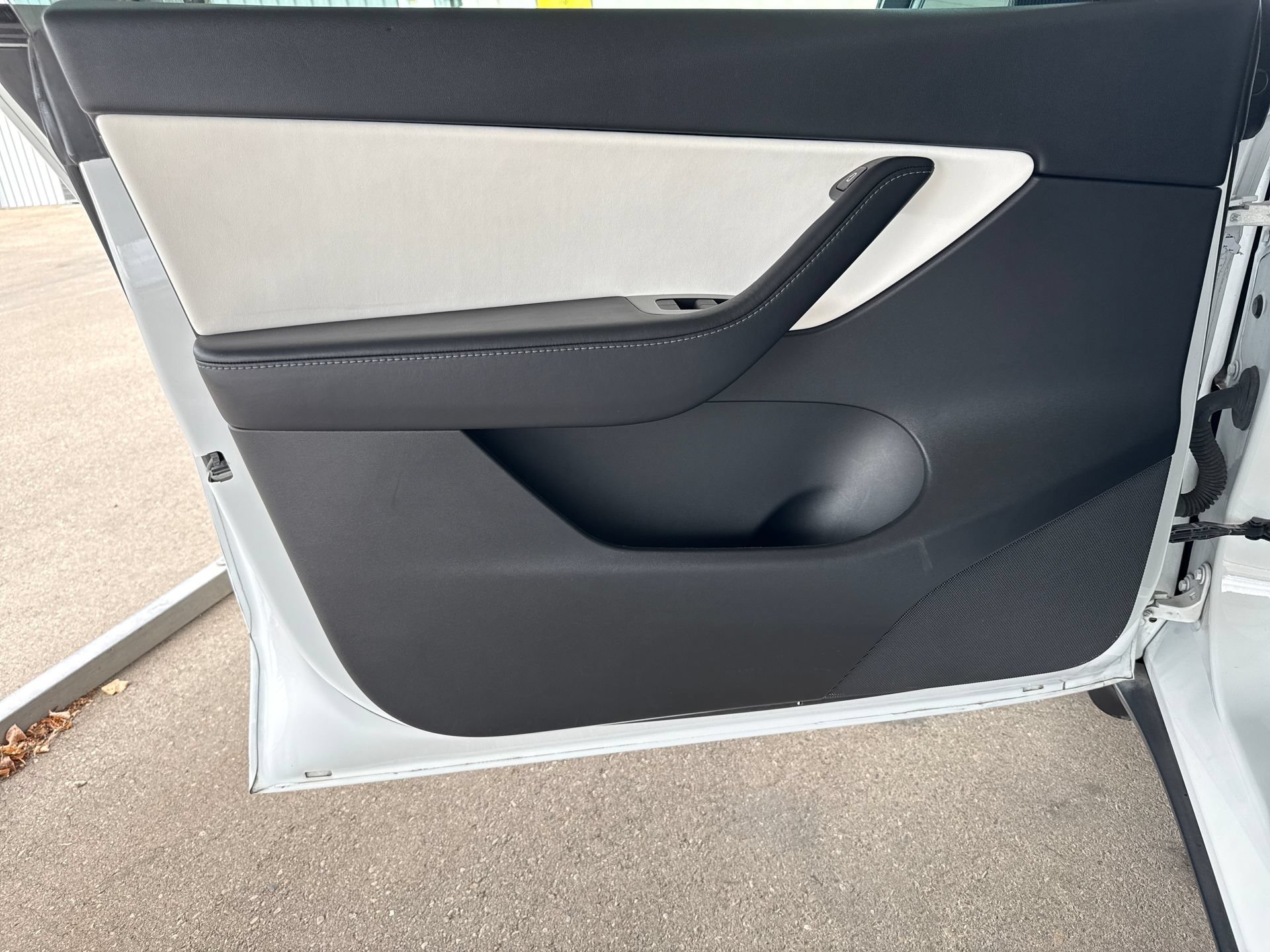 Used 2022 Tesla Model Y Long Range AWD/4WD image 16