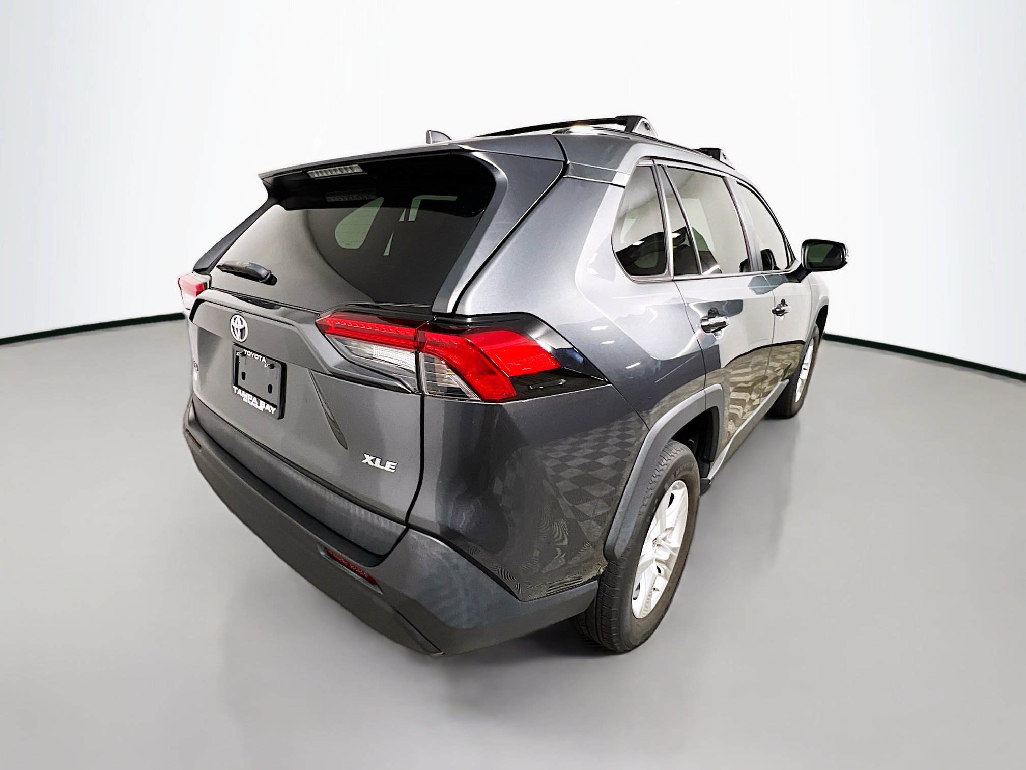 Used 2021 Toyota RAV4 XLE image 4