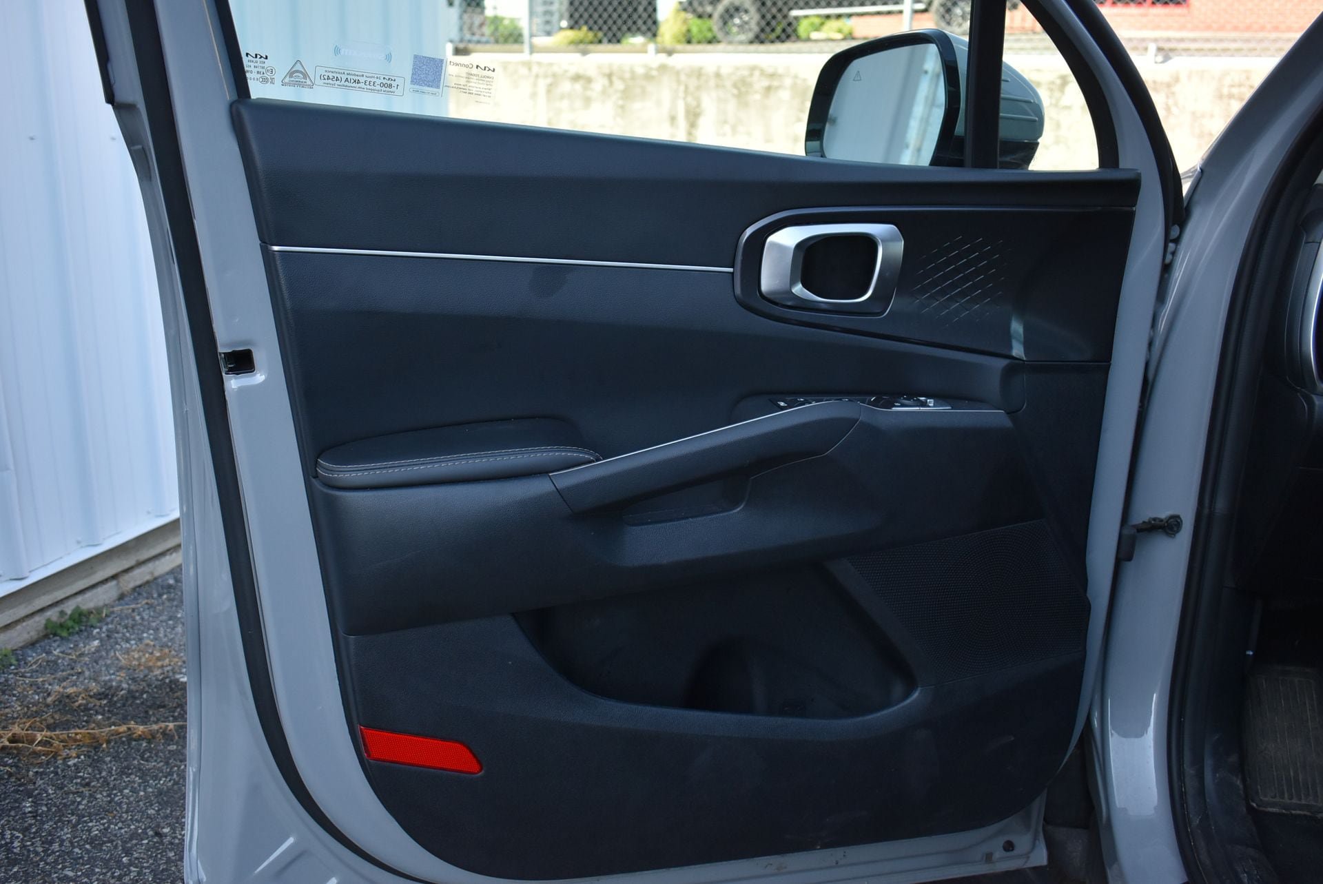 Used 2025 Kia Sorento S AWD/4WD image 11