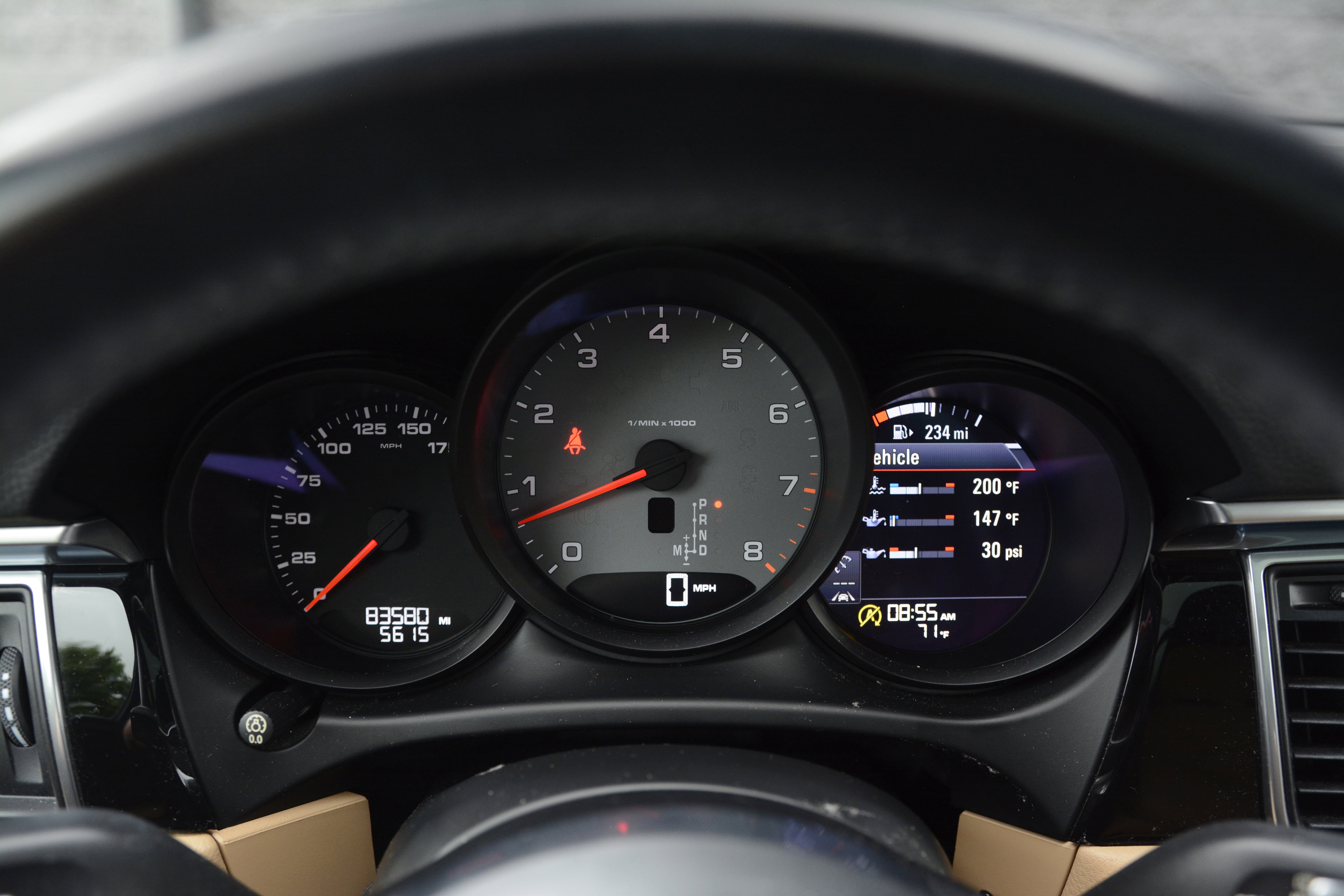 Certified 2018 Porsche Macan S AWD/4WD image 17