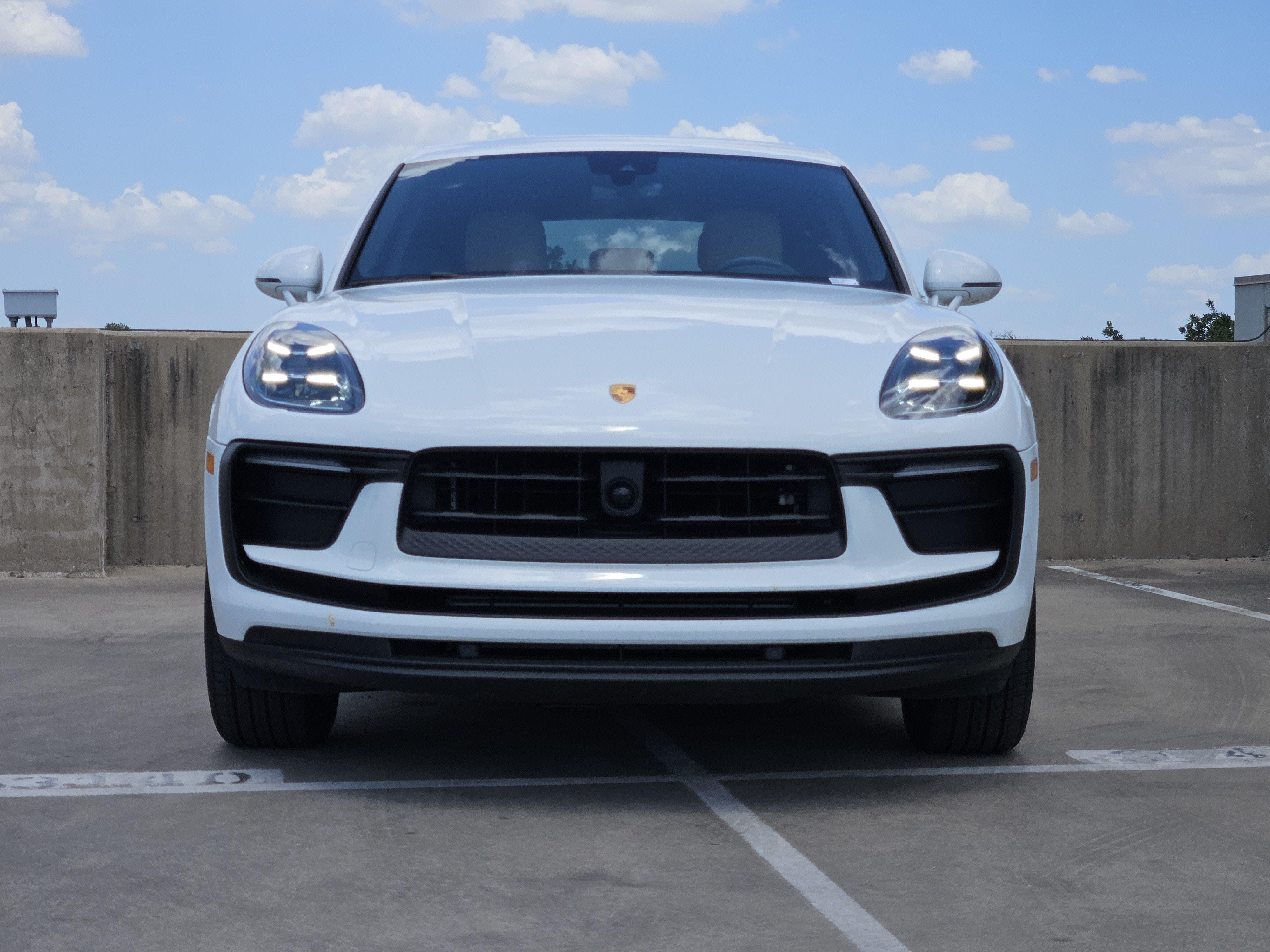 Certified 2026 Porsche Macan AWD/4WD image 11