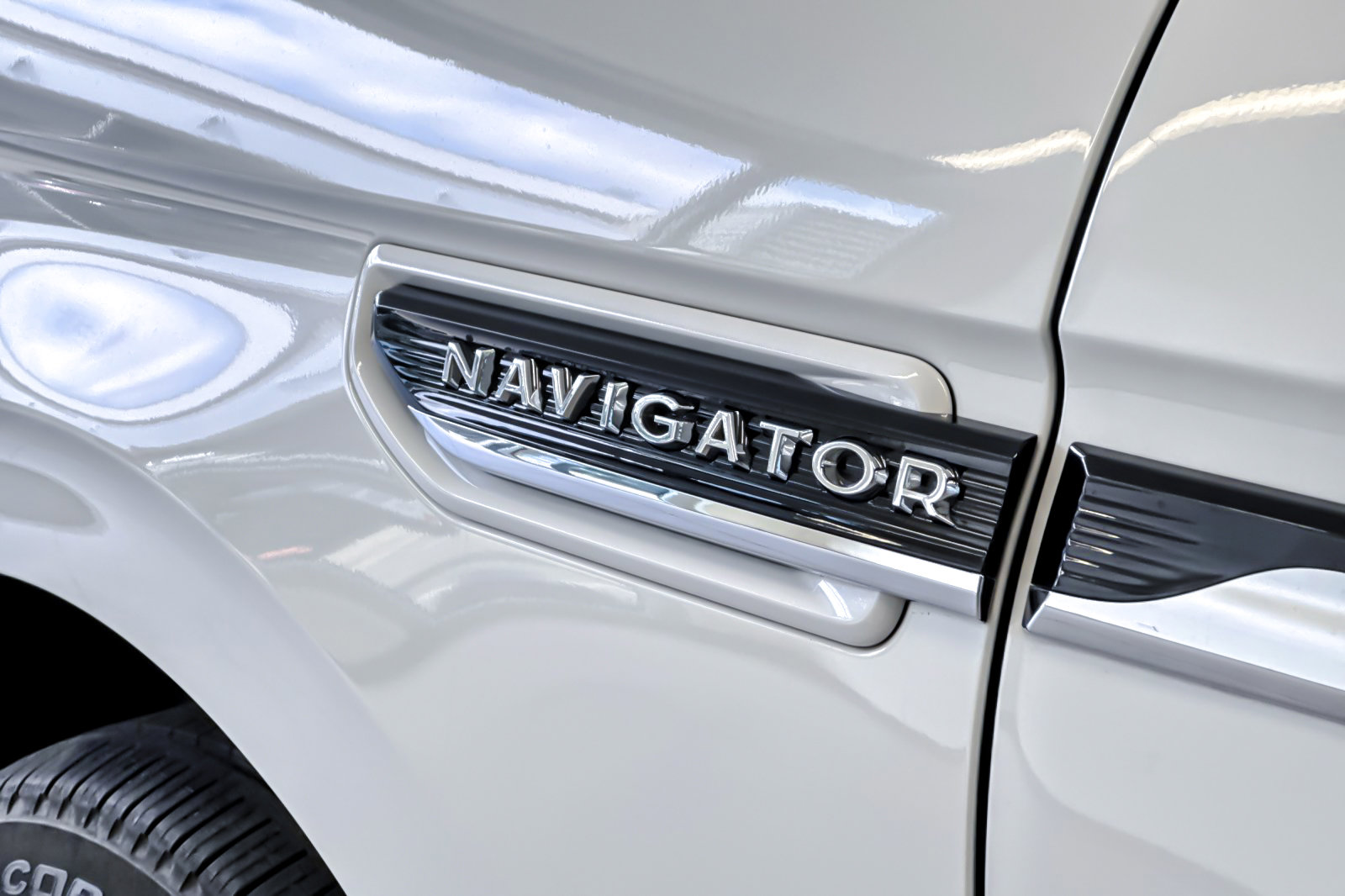 Used 2023 Lincoln Navigator L Black Label AWD/4WD image 29