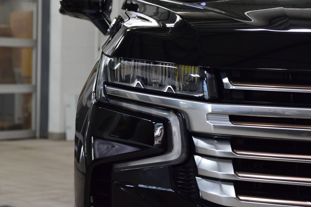 Used 2022 Chevrolet Tahoe High Country AWD/4WD image 12