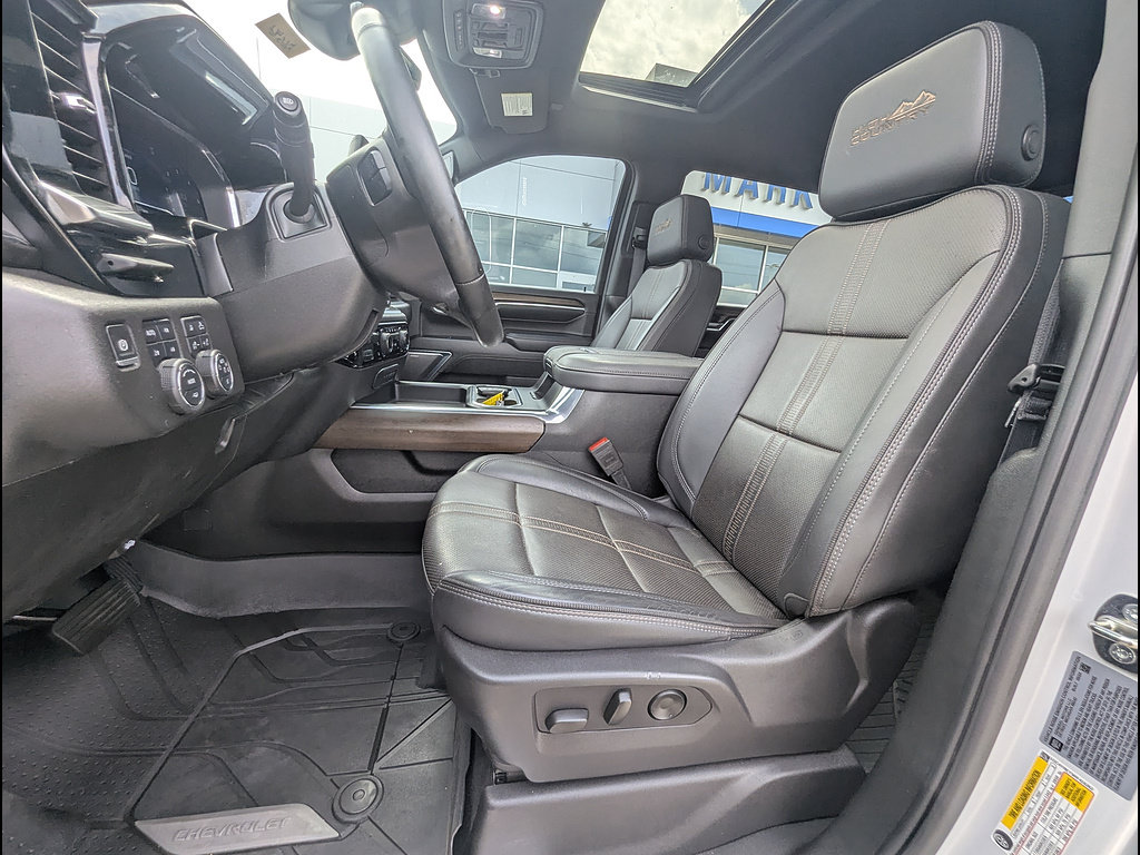 Used 2024 Chevrolet Silverado 2500 High Country w/ High Country Premium Package AWD/4WD image 22