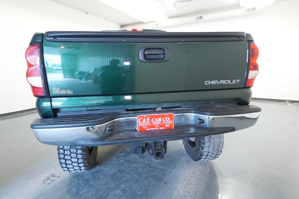 Used 2004 Chevrolet Silverado 2500 LS w/ Skid Plate Package AWD/4WD image 7