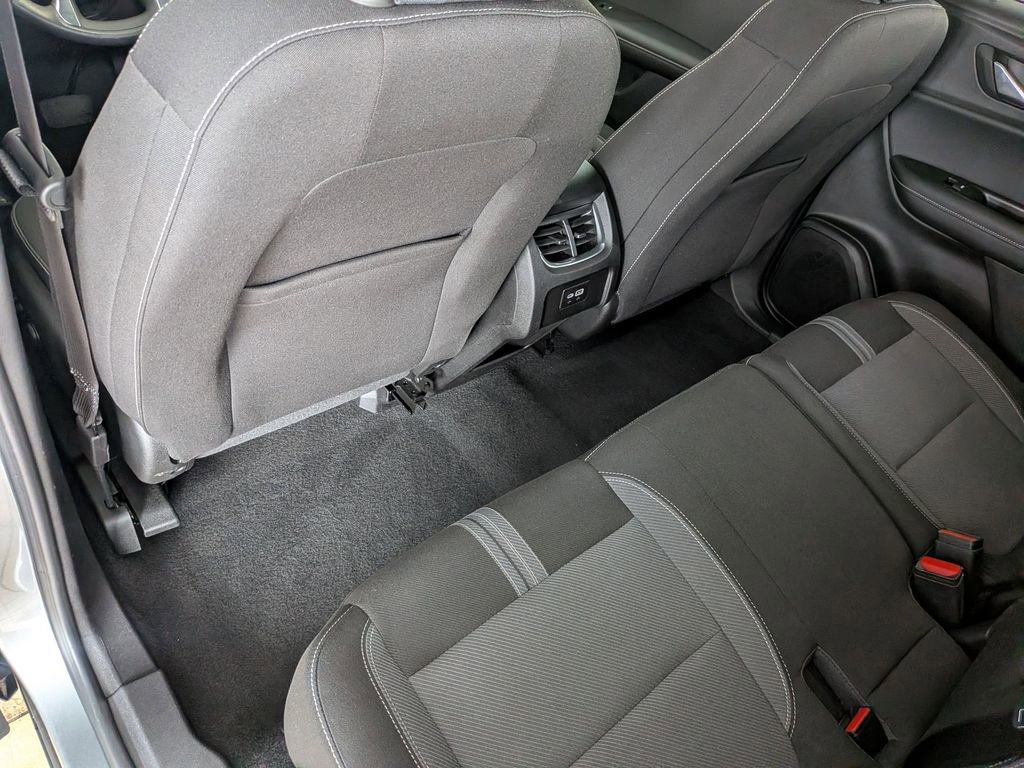 Used 2025 Chevrolet Blazer LT FWD image 22