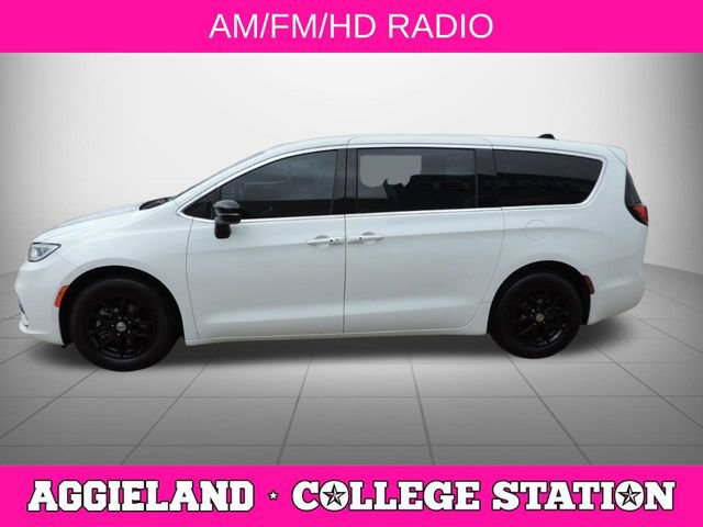 Used 2024 Chrysler Pacifica Touring FWD image 7