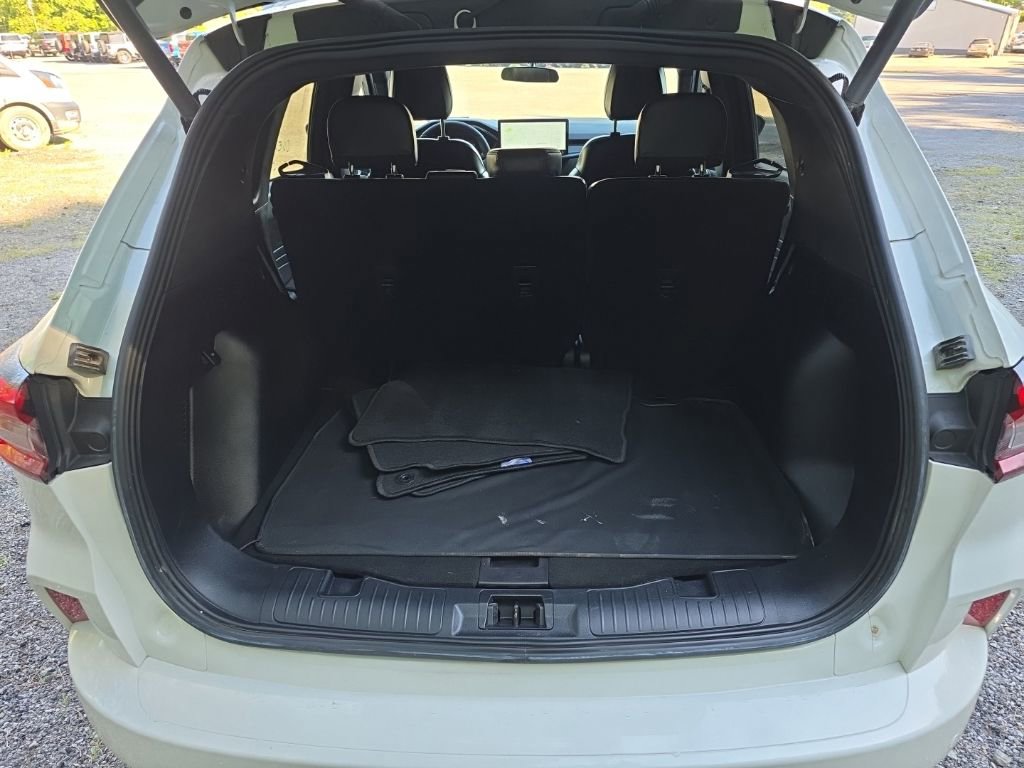 Used 2024 Ford Escape ST-Line w/ Tech Pack #1 AWD/4WD image 16