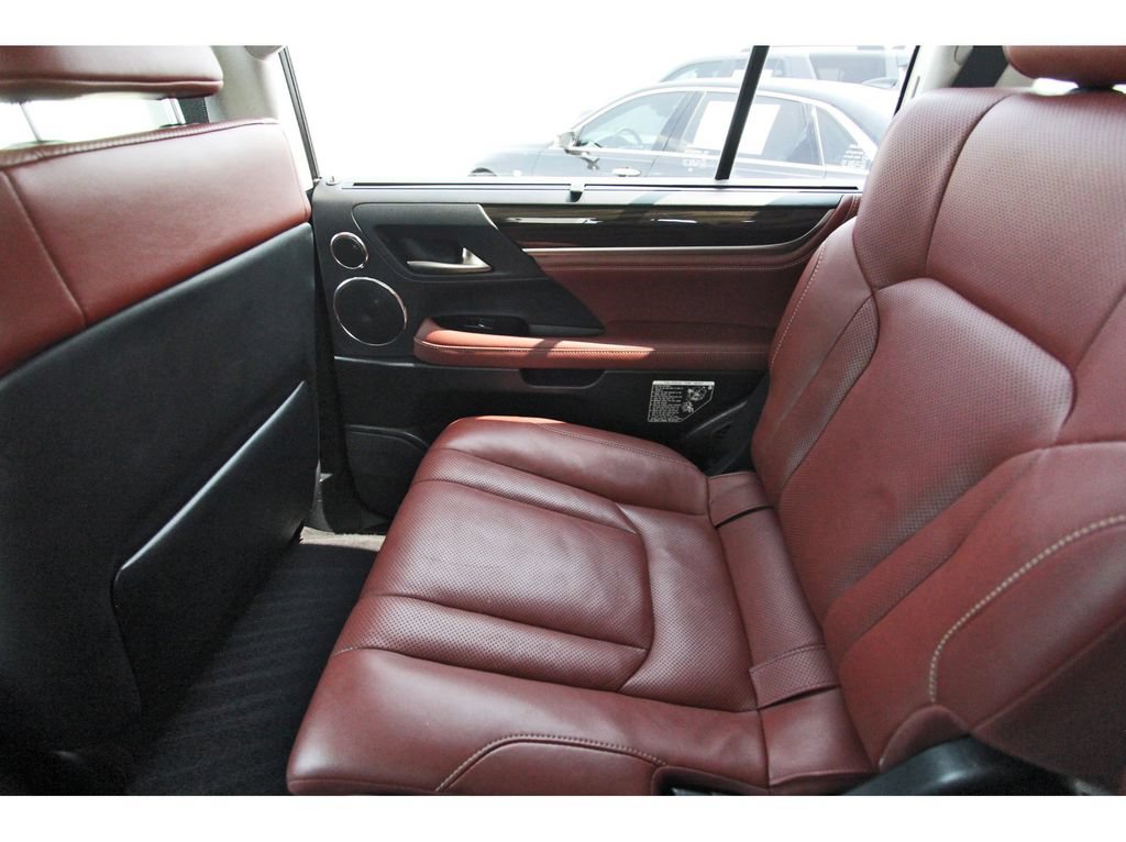 Used 2020 Lexus LX 570 4WD w/ Luxury Package image 11
