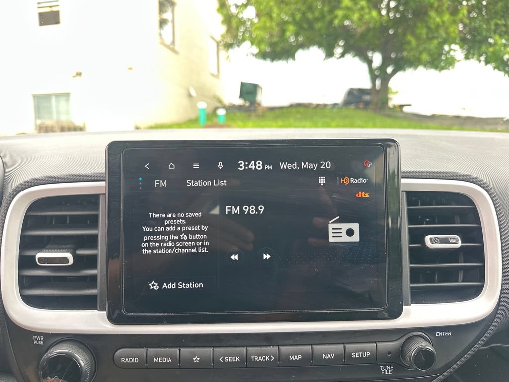 Used 2025 Hyundai Venue Limited FWD image 47