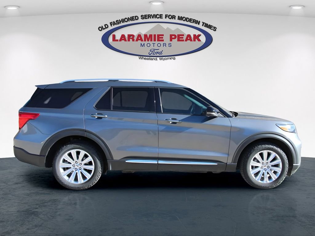 Used 2024 Ford Explorer Limited w/ Limited Technology Package image 2