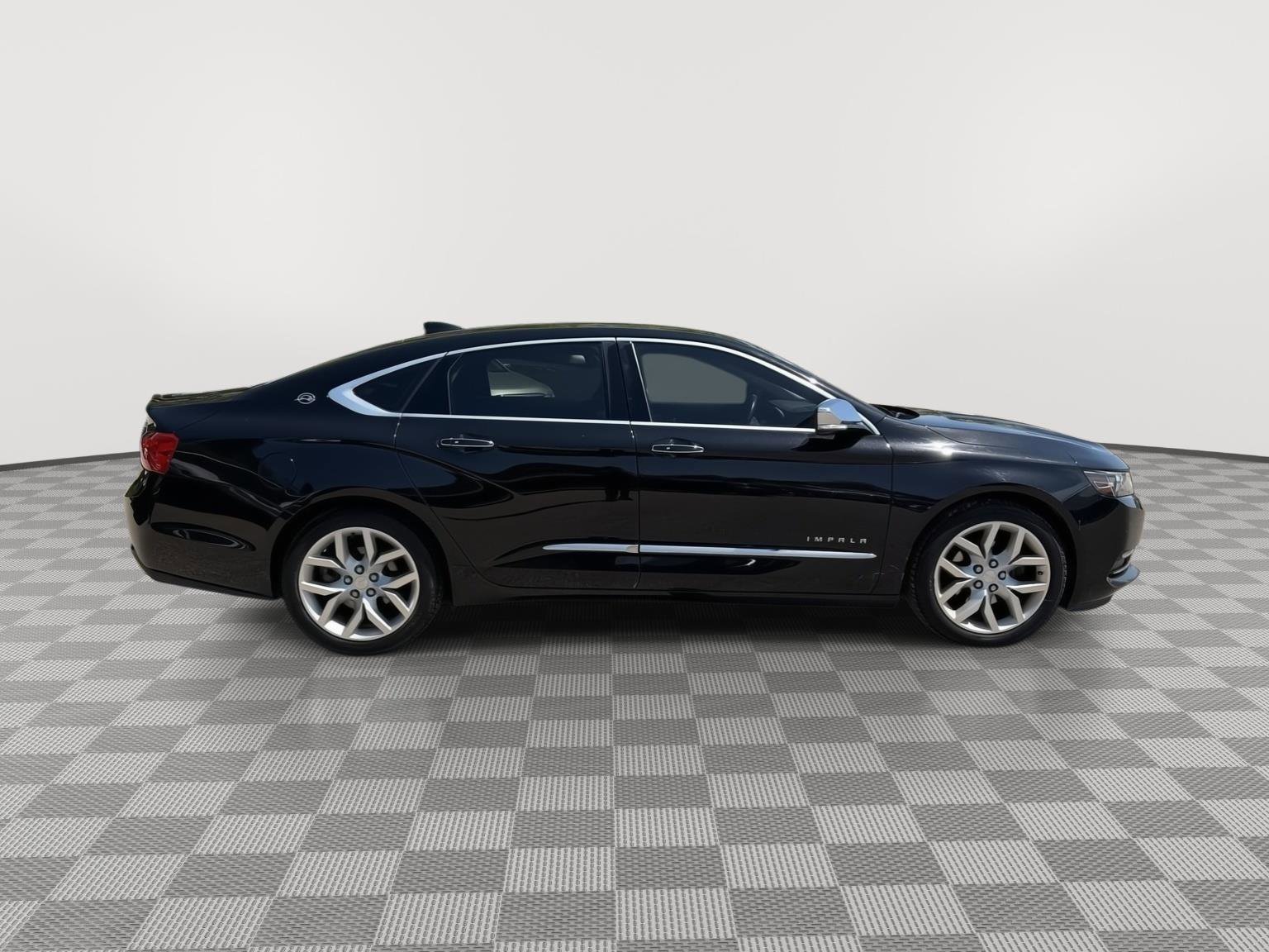 Used 2016 Chevrolet Impala LTZ w/ Enhanced Convenience Package FWD image 10