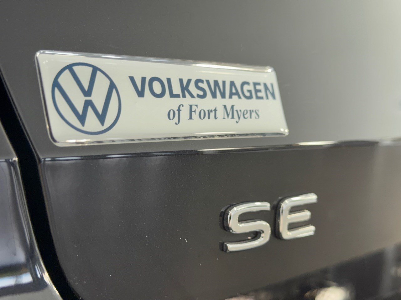 Used 2023 Volkswagen Taos SE w/ Panoramic Sunroof Package FWD image 31