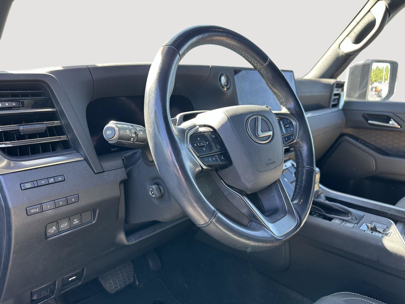 Used 2024 Lexus GX 550 w/ Accessory Package (Z1) AWD/4WD image 11