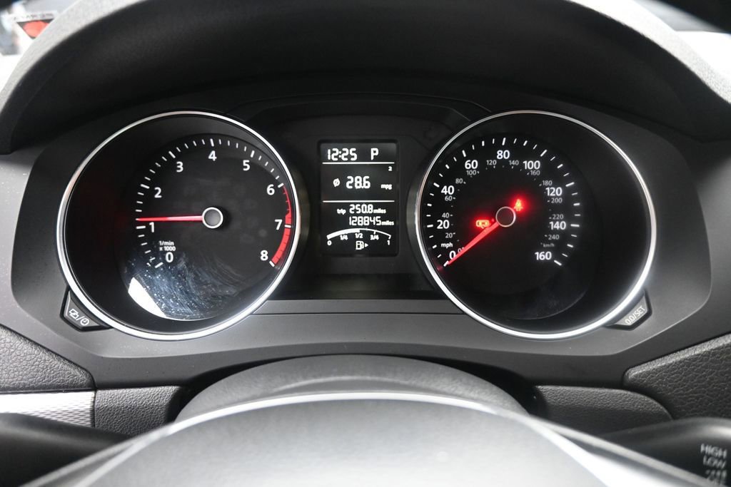 Used 2015 Volkswagen Jetta SE FWD image 10