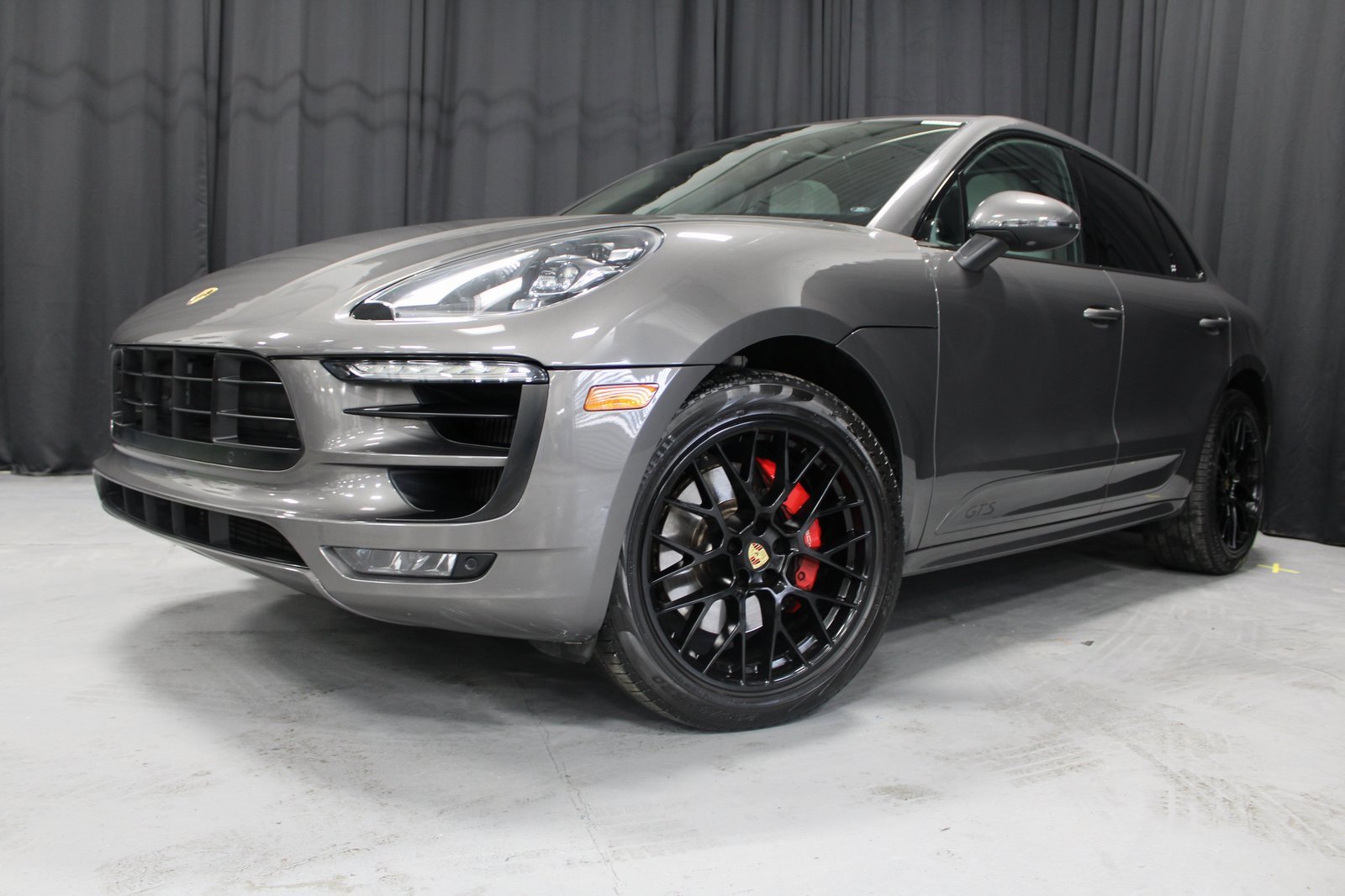 Used 2018 Porsche Macan GTS image 12