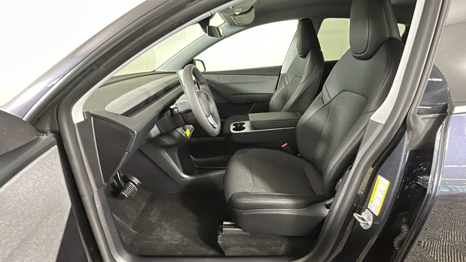 Used 2026 Tesla Model Y 2WD image 10