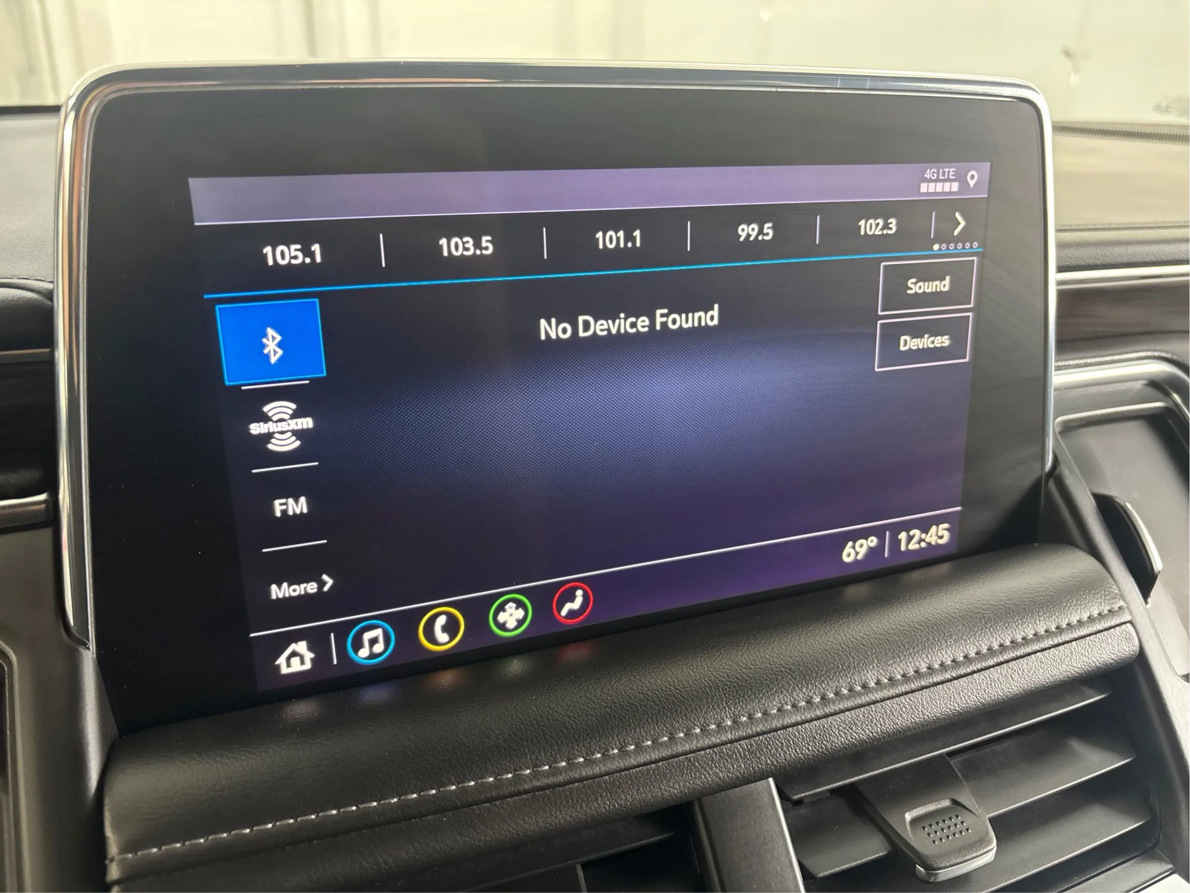Used 2021 Chevrolet Suburban LT AWD/4WD image 46