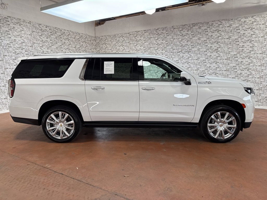 Used 2022 Chevrolet Suburban High Country image 8