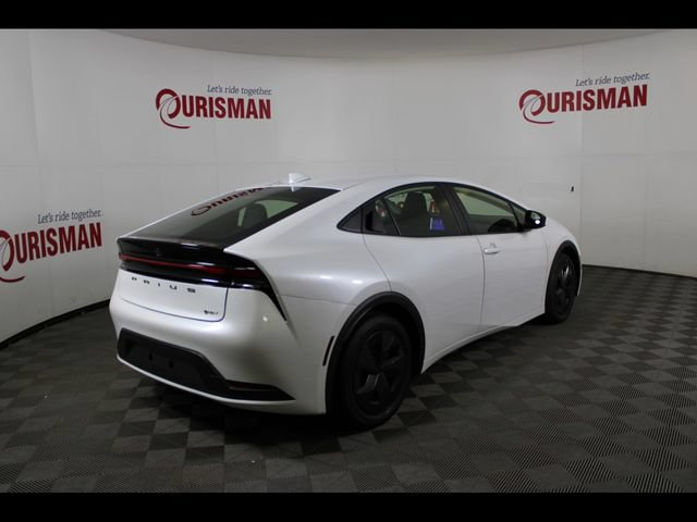 Used 2025 Toyota Prius LE FWD image 9