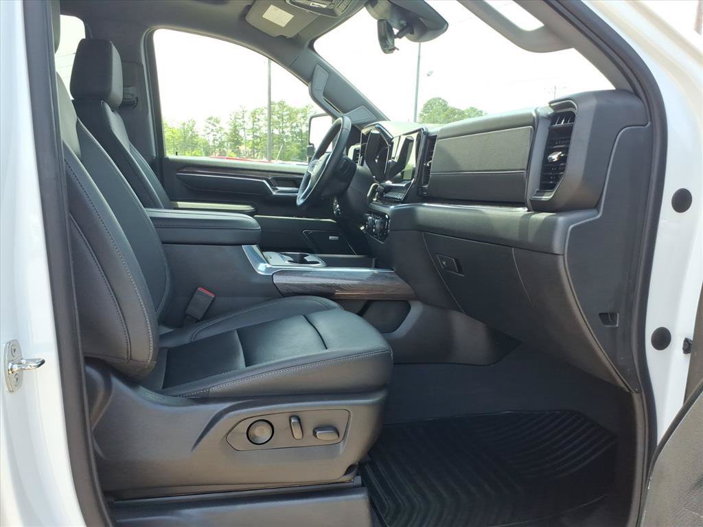 Used 2024 Chevrolet Silverado 2500 LTZ w/ LTZ Premium Package AWD/4WD image 11