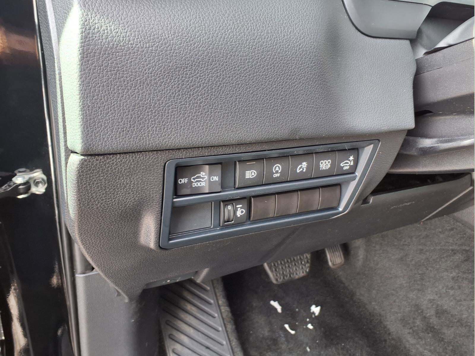 Used 2025 Toyota Tundra Limited AWD/4WD image 21