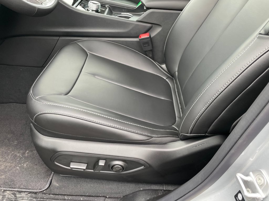 New 2025 Jeep Grand Cherokee Limited w/ Black Appearance Package AWD/4WD image 9
