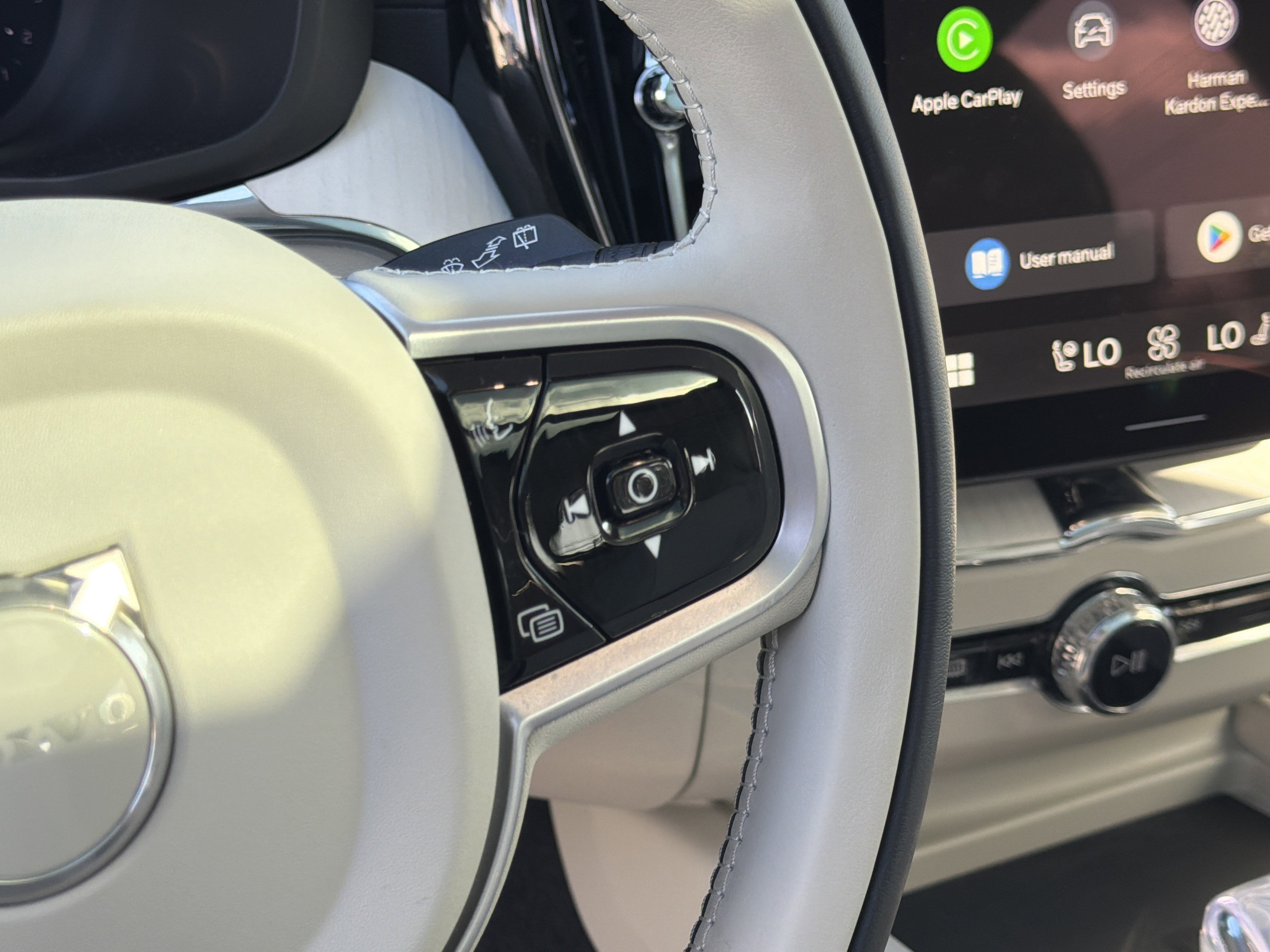 Used 2026 Volvo XC60 B5 Ultra w/ Protection Package Premier image 20