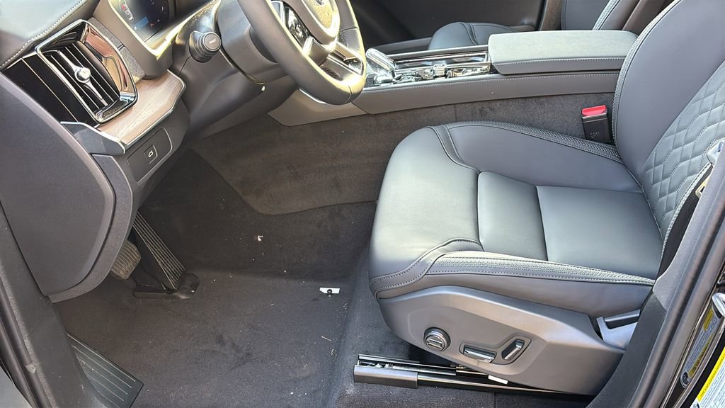 New 2026 Volvo XC90 B6 Plus image 24