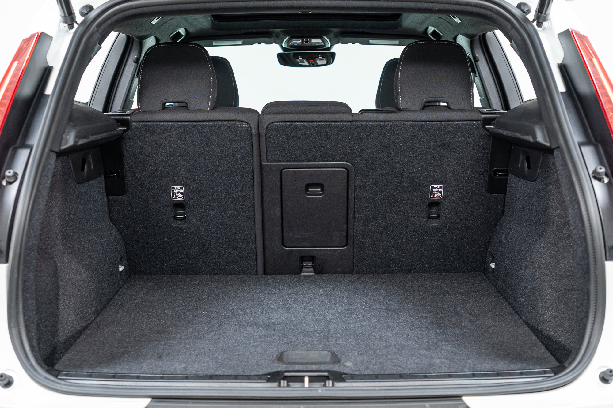 Certified 2025 Volvo XC40 B5 Core image 10