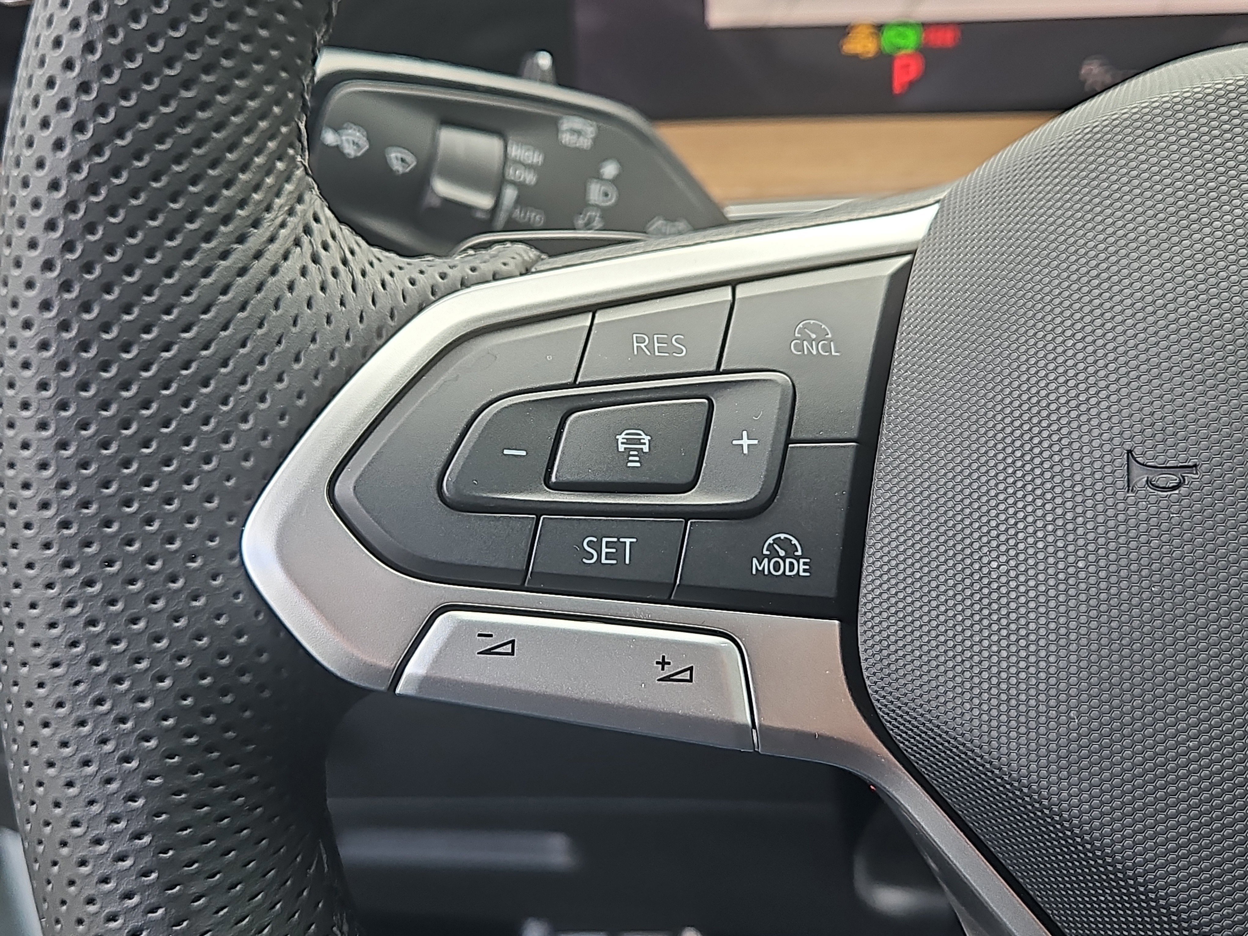 New 2026 Volkswagen Tiguan SEL R-Line image 17