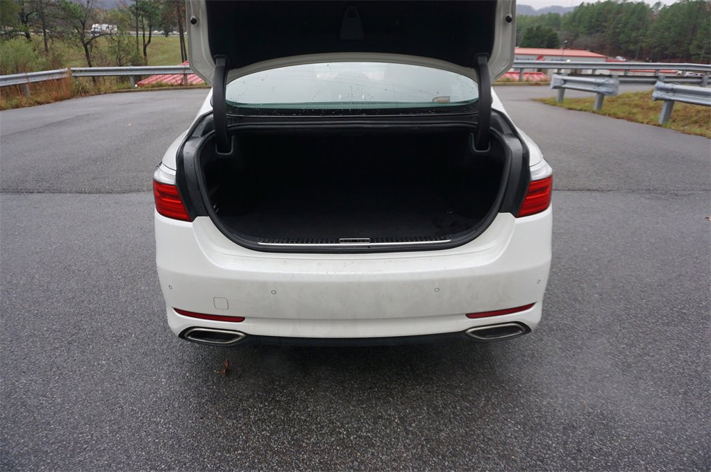 Used 2016 Kia K900 Luxury w/ Luxury VIP Package image 18