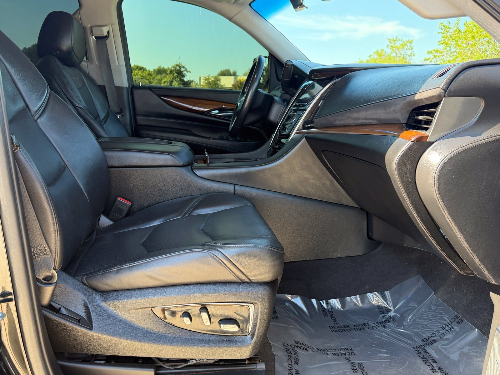 Used 2020 Cadillac Escalade Luxury AWD/4WD image 48